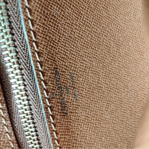 Louis Vuitton Epi Trocadero - Picture 6 of 8